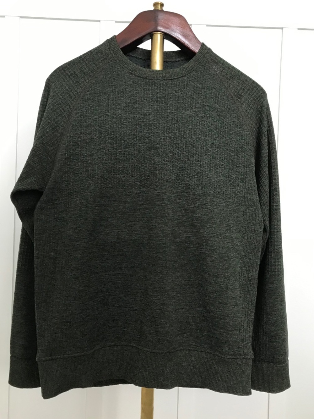 LULULEMON THERMOREGULATION LONG SLEEVE MERINO WOOL-BLEND OLIVE CREW - Picture 11 of 13